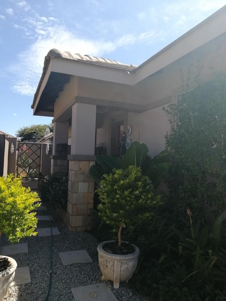 To Let 3 Bedroom Property for Rent in Wilkoppies North West